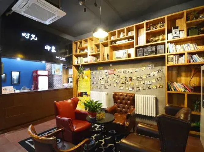 Luohe Time Impression Nostalgic Theme Tavern
