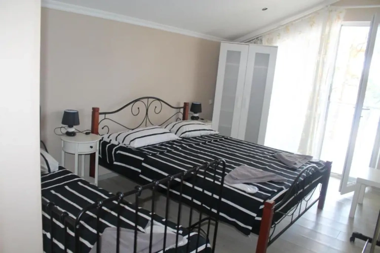 Standard Triple room with sea view