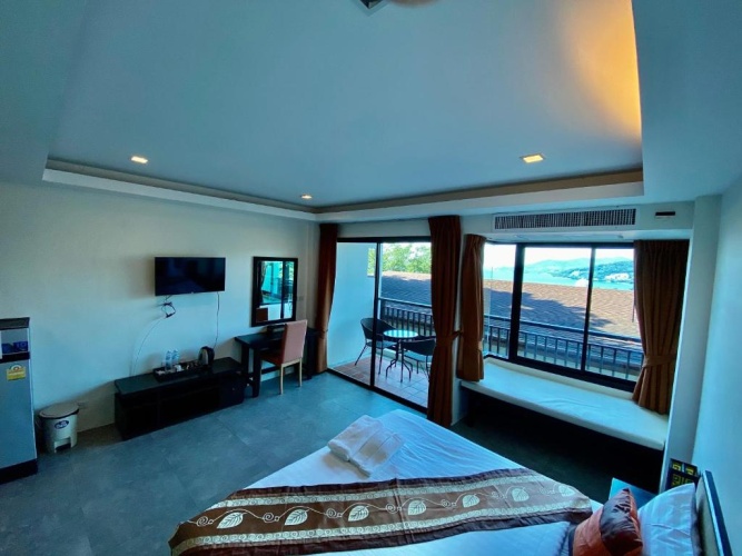 Superior Double room with partial sea view