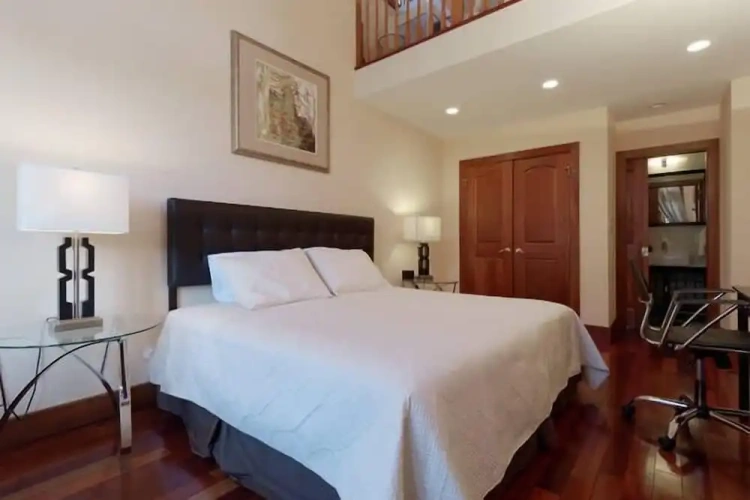 3 Bedrooms Apartment