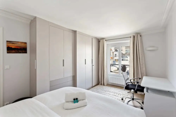 Modern Apartment Near Opera Garnier
