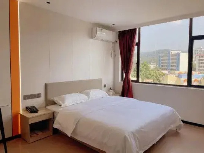 Yunfu Lidu Hotel