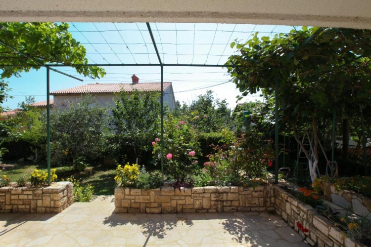 1 Bedroom Apartment with garden view