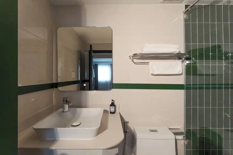 Deluxe Double room with city view