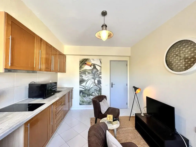 Faro Airport Flat 6 by Homing