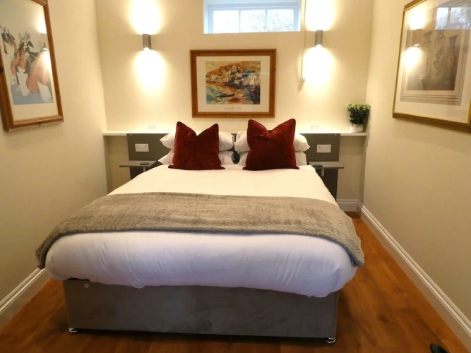 Economy Double Basement room