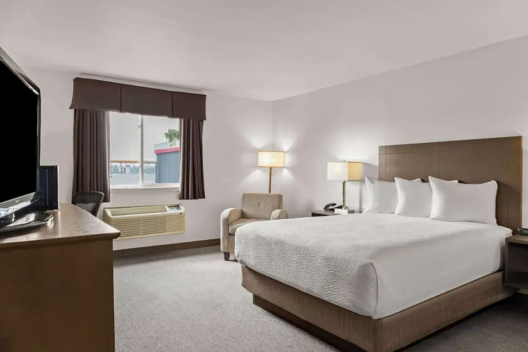 Days Inn - Steinbach
