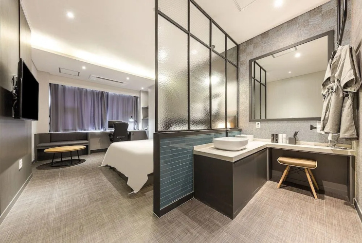 Joy Hotel