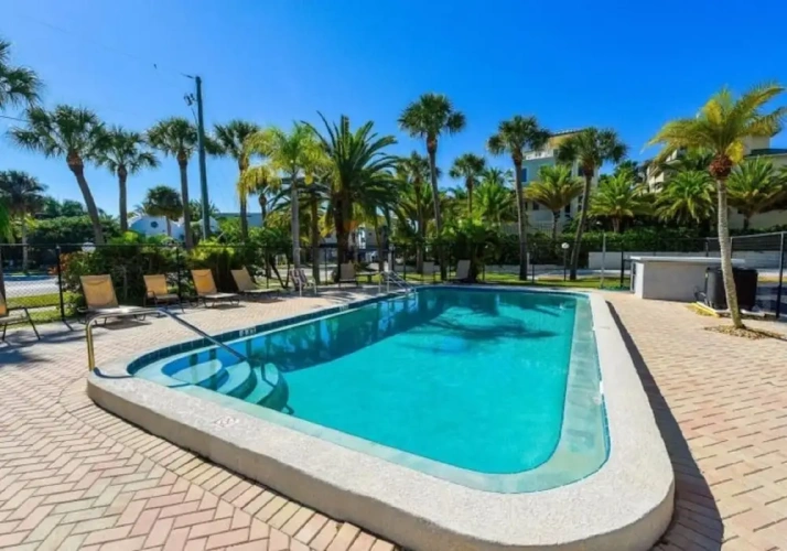 Standard Double room with pool view