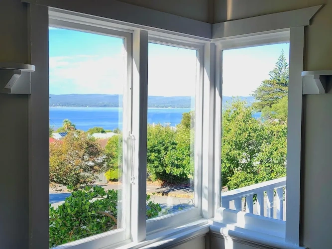 Cottage with ocean view