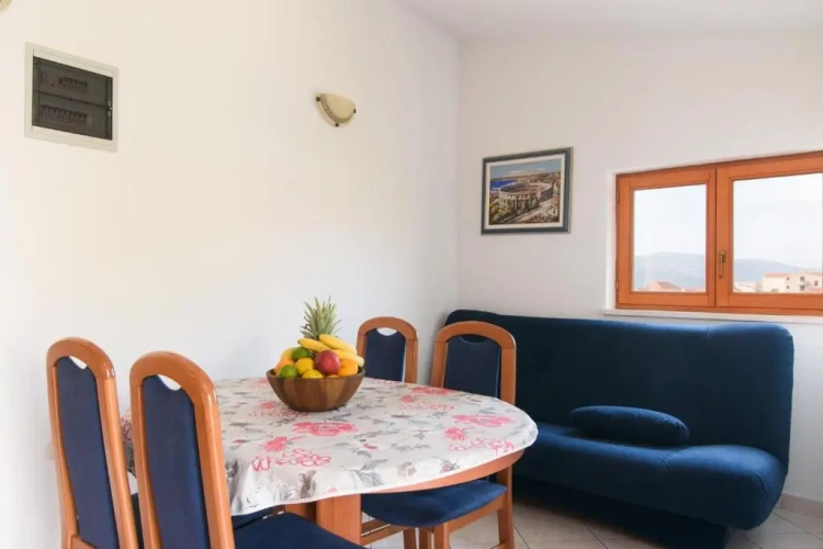 Apartment with sea view