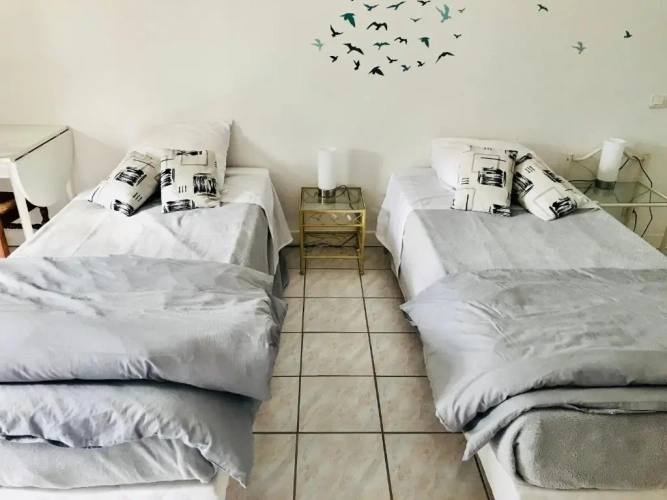 Standard Triple room