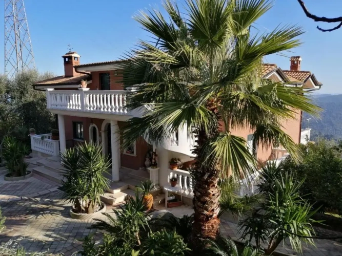 2 Bedrooms Cottage