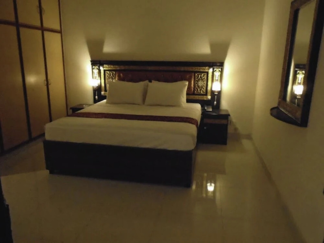 Lotus 1 Hotel