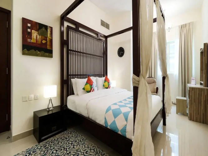Marina Suites by OYO Rooms