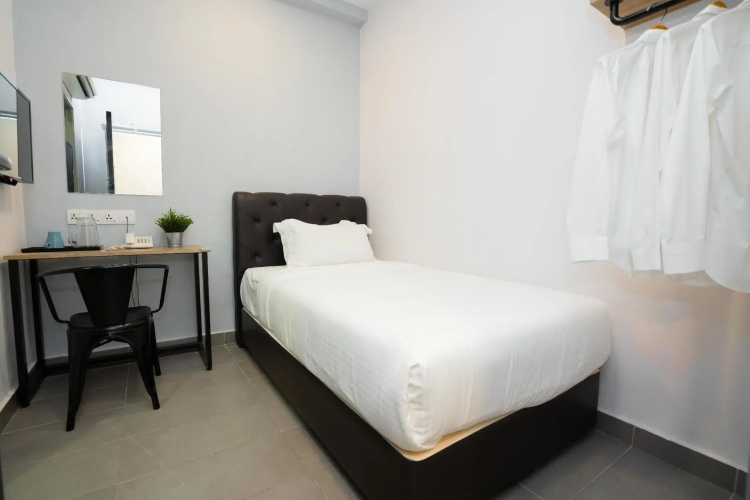 B Lot Hotel