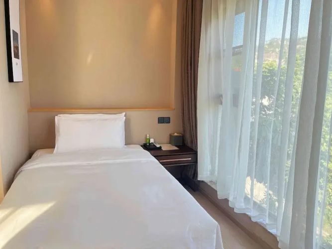 Lujiang Mega Hotel