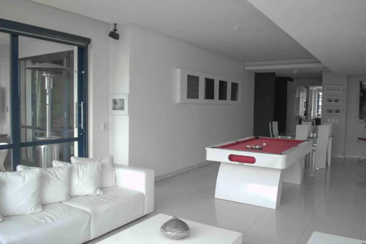 Stunning 2 Bedroom Apartment