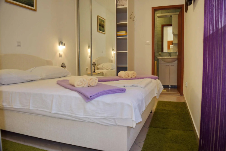Jele Rooms