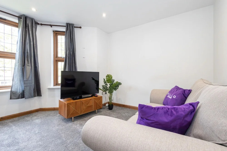 Pillo Rooms - Abbey Lodge