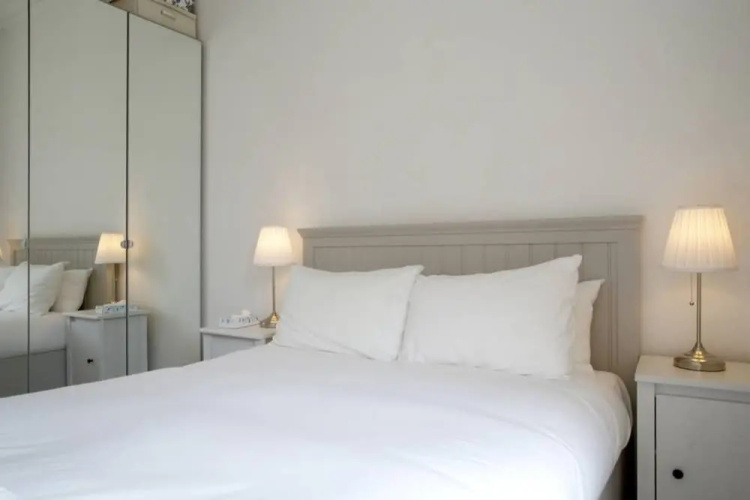 2 Bedroom Flat In New Town