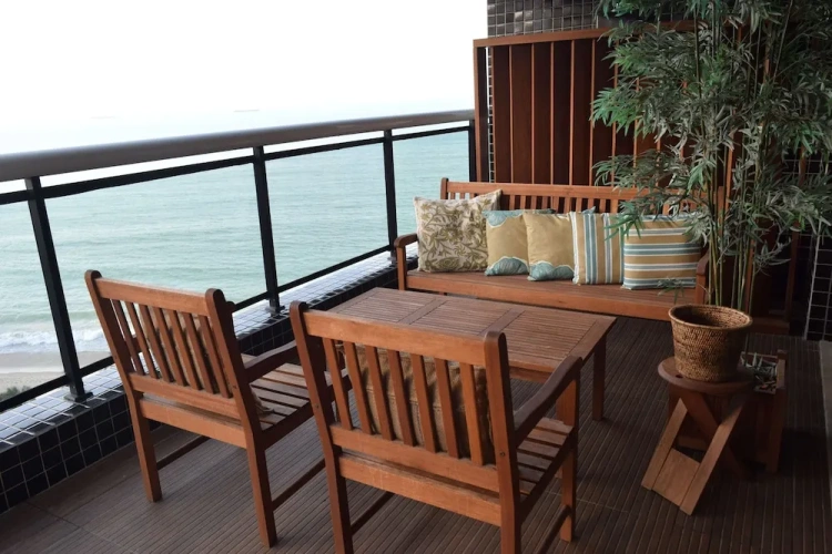 2 Bedrooms Luxury Quadruple Apartment with balcony and with sea view