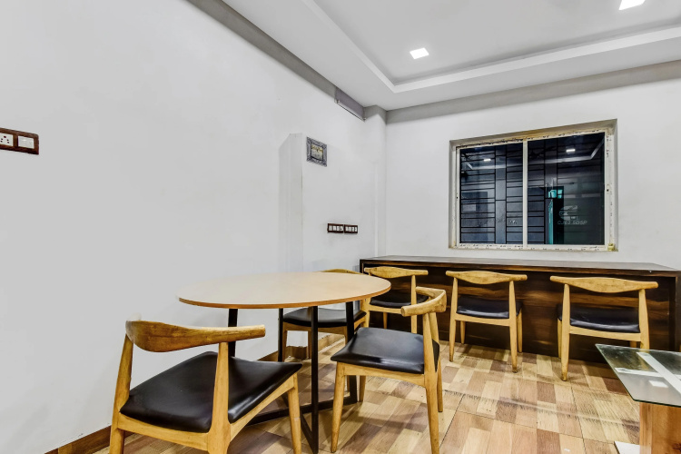 Hotel O MB International