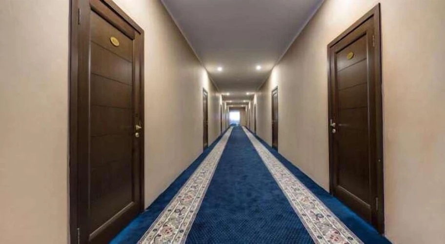 Deluxe Hotel