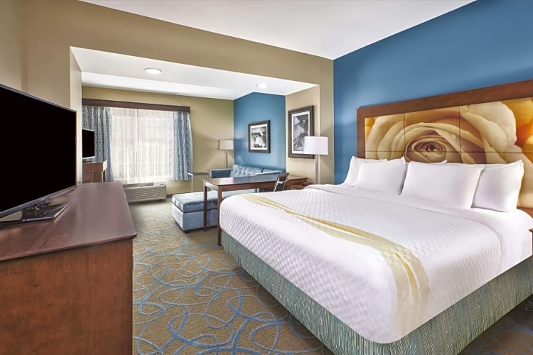 Deluxe Double Suite