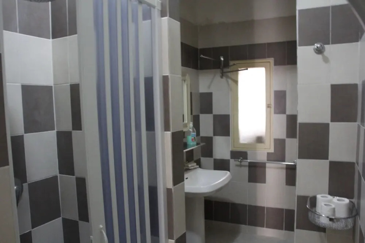 1 bed in Basic 6 Bed Female Room Share Bathroom - Campus Accommodation