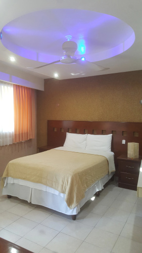 Hotel & Suites Country