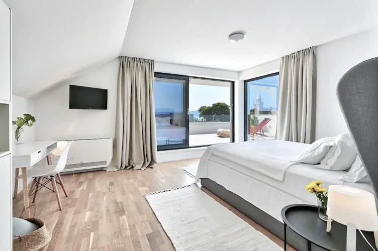 5-bedroom Villa Near Split With Pool