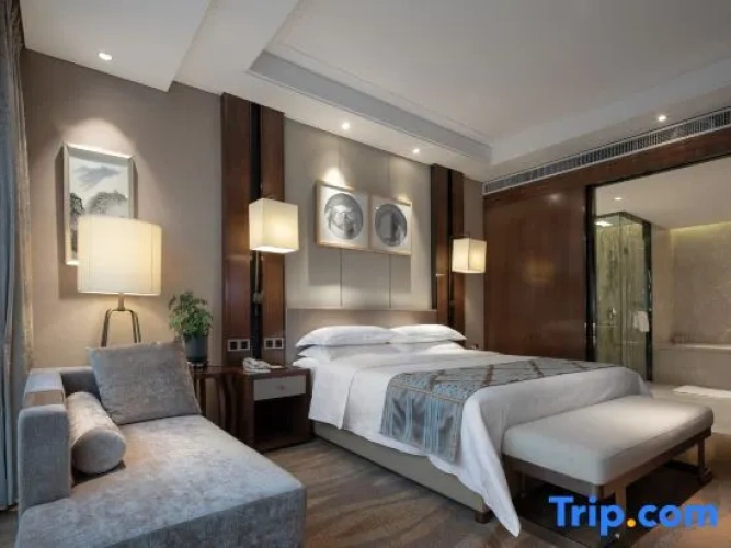 1 Bedroom Deluxe Suite