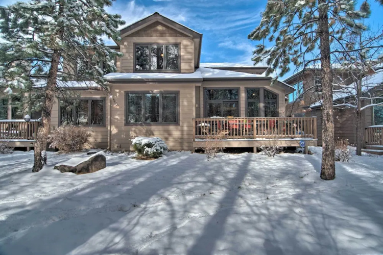 Spacious Estes Park Home on Big Thompson River!