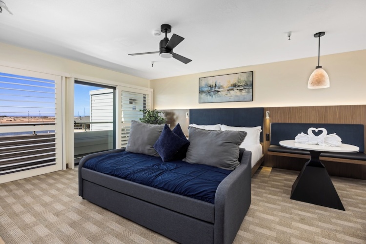 Luxury Double Junior Suite with balcony and with harbour view