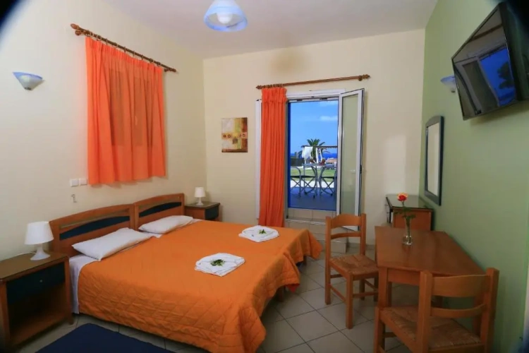 Basement Studio with sea view
