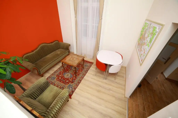 Flat On Andrássy Avenue