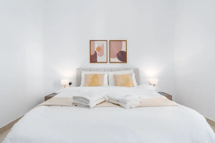Modern 2BR at Liv Residence