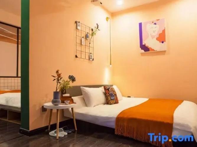 Standard Twin room with balcony