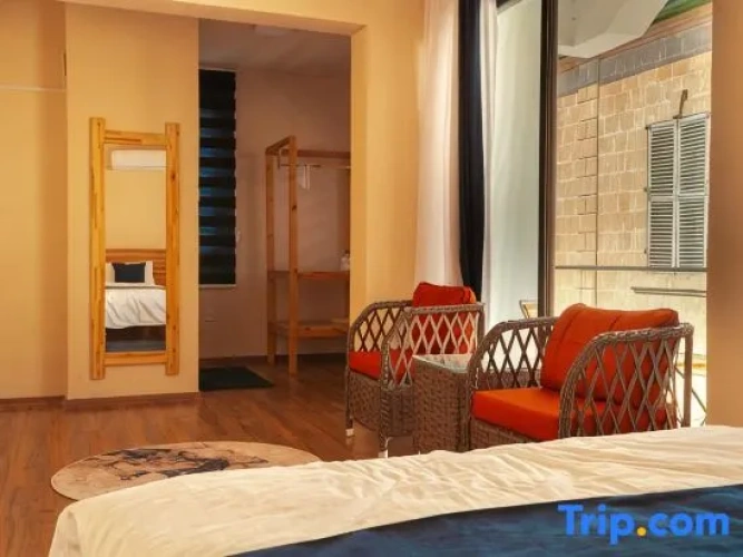 Deluxe Suite