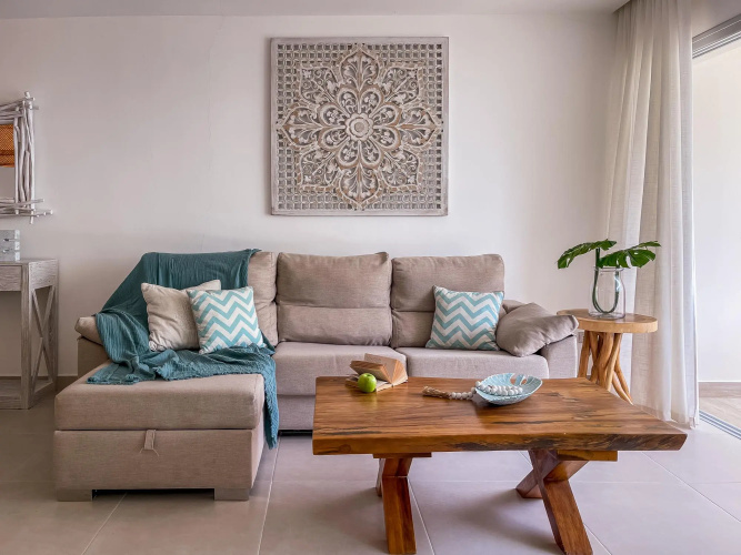 Gorgeous apartment steps from the beach. B3