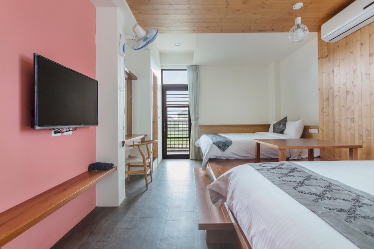 Standard Quadruple room