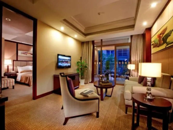 Deluxe Suite