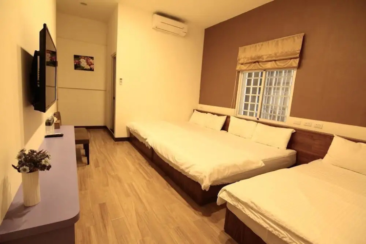Home Sweet Beach Hotel