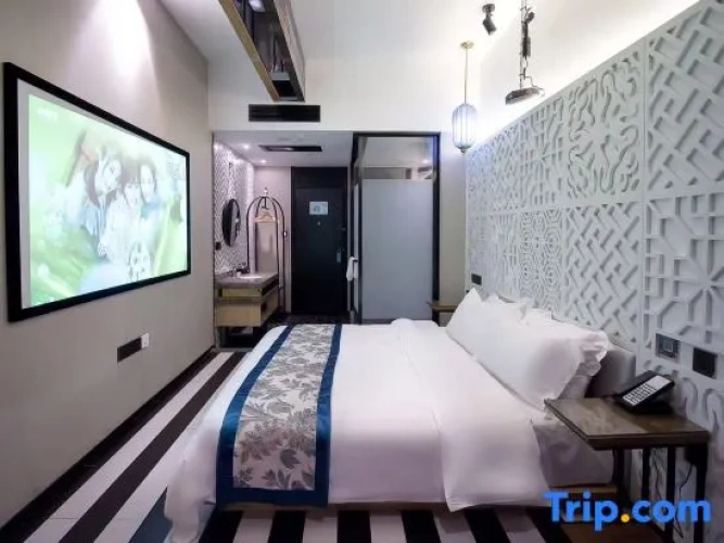 Standard Double room with city view