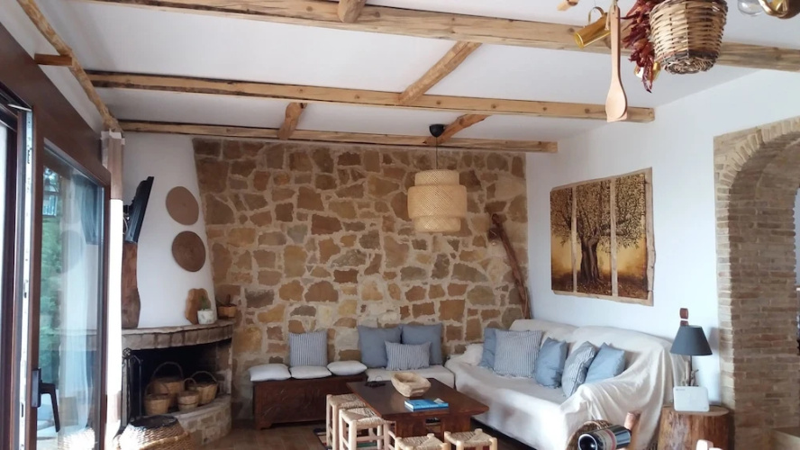 Evia FoxHouse