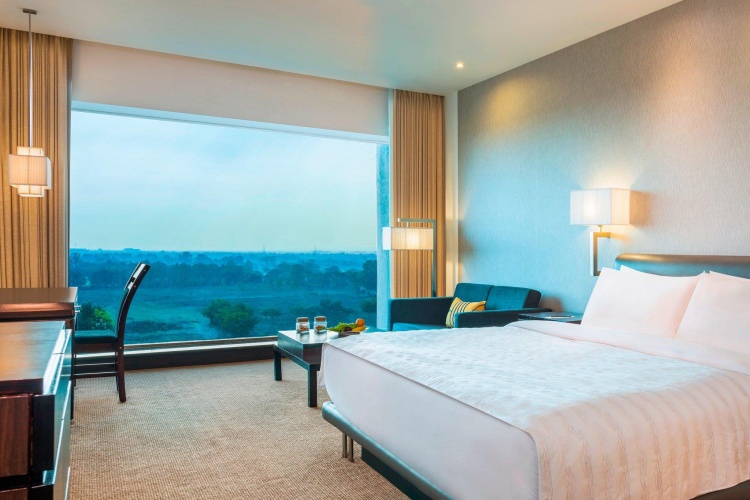 Standard Double Club room with city view