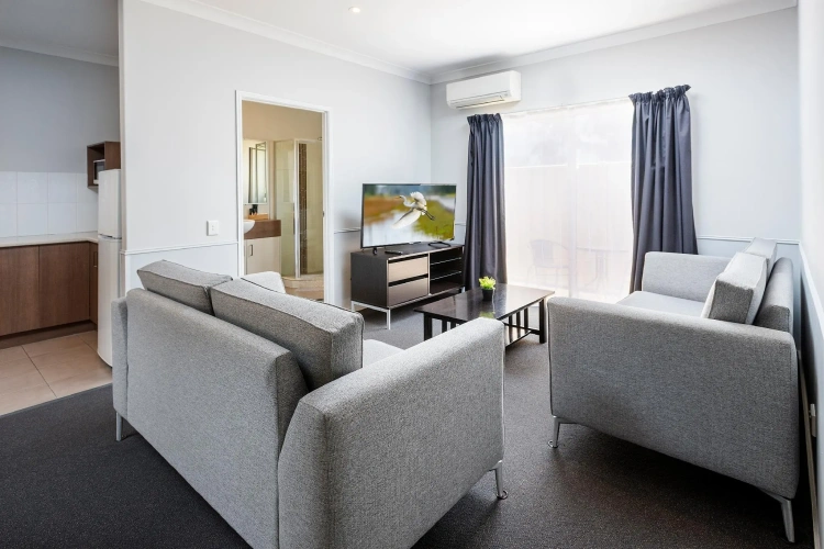 2 Bedrooms Apartment