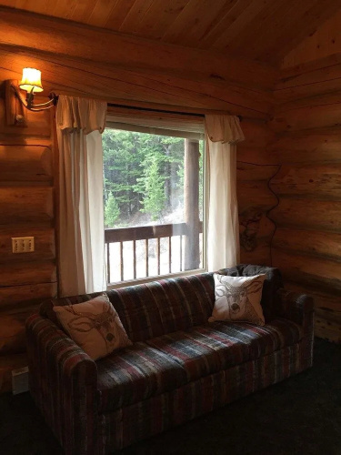 Two Bears Inn Bed & Breakfast
