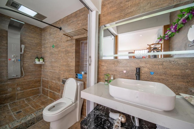 1 Bedroom Suite with balcony and with view